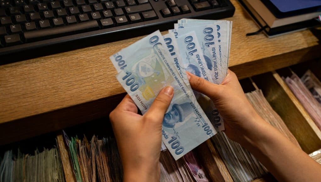 Turkey hikes minimum wage for second time this year