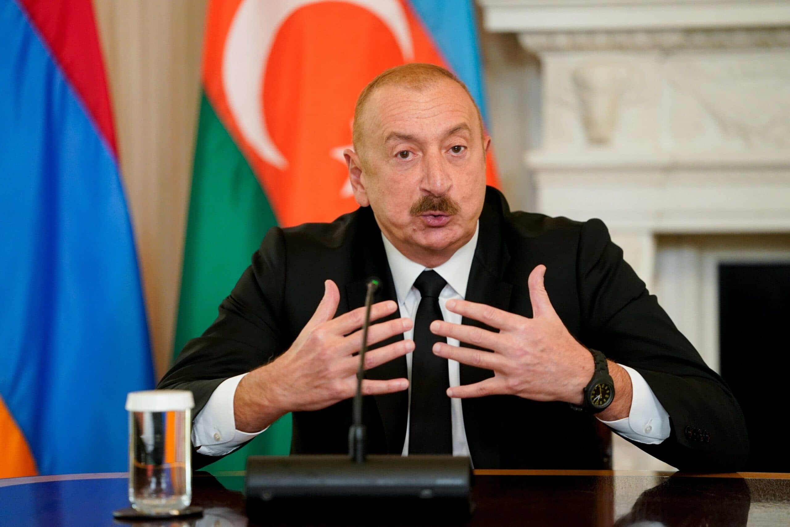 Azerbaijan seeks to contain Azerbaijan dispute ahead of regional summit